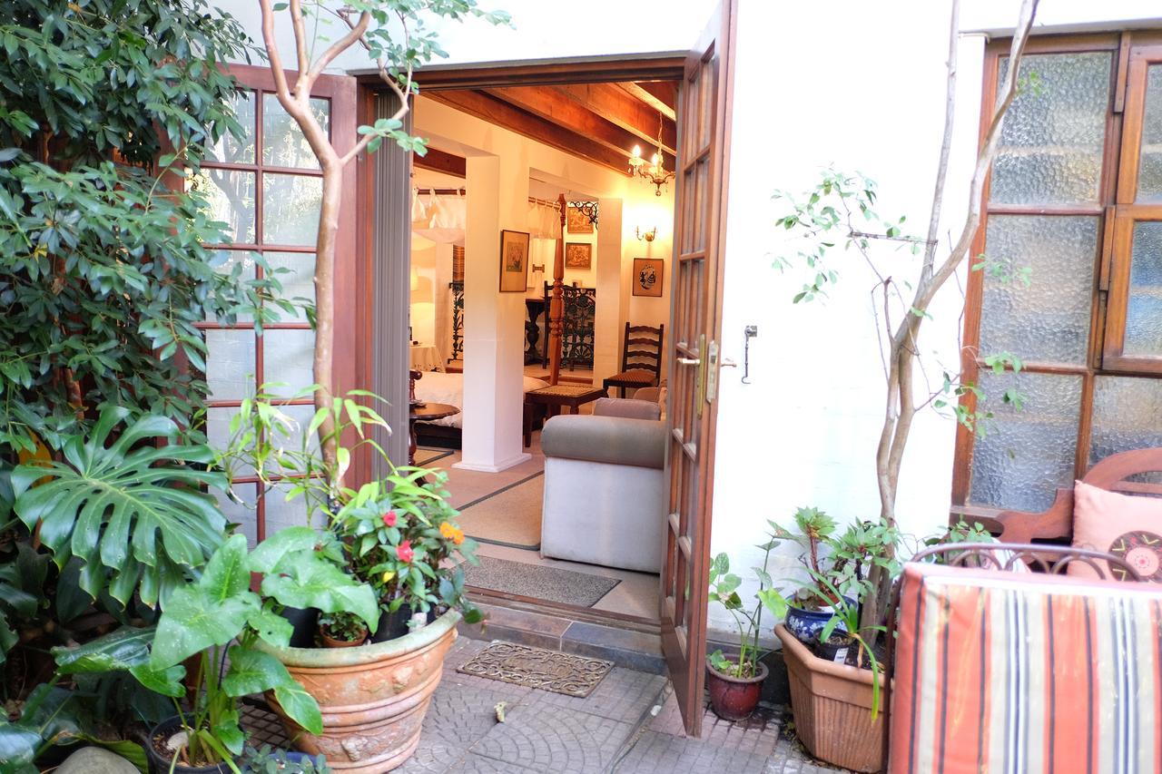 Jambo Guest House Cape Town Exterior photo